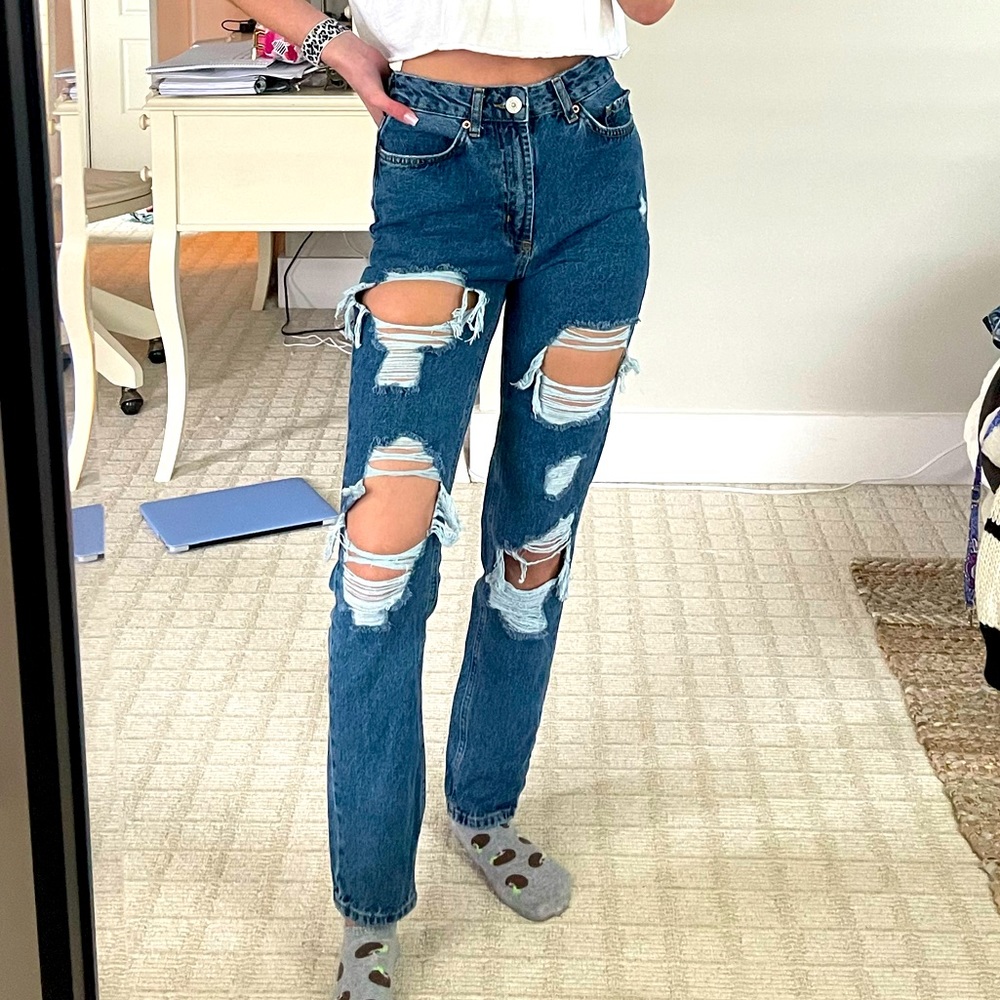 BDG mom high rise jeans size 25